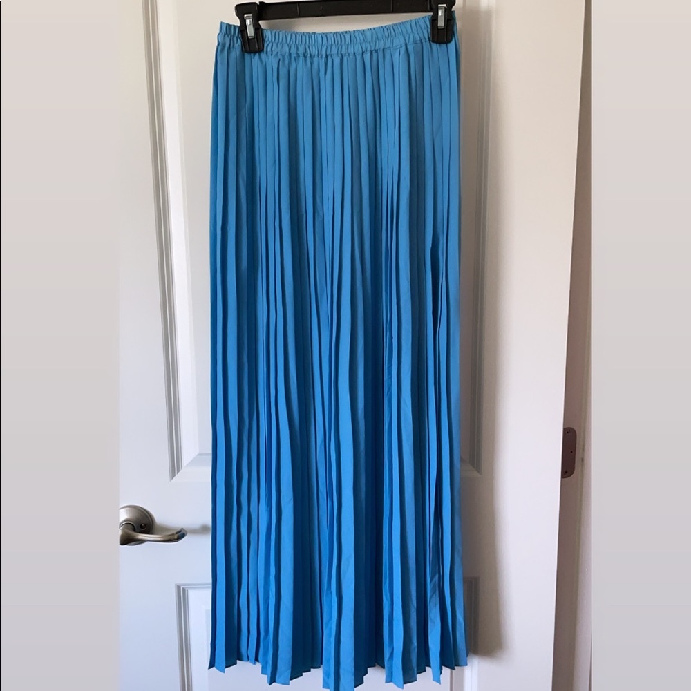 Michael Kora Pleated Maxi skirt